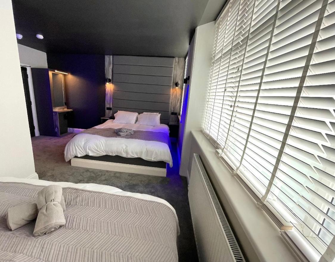 Breeze Suites - Luxury Group Accom - Sleeps 19 Blackpool Kültér fotó